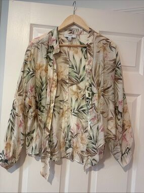 CeCe Lightweight Floral Button-Up Shirt - Cream with Green & Yellow Leaves